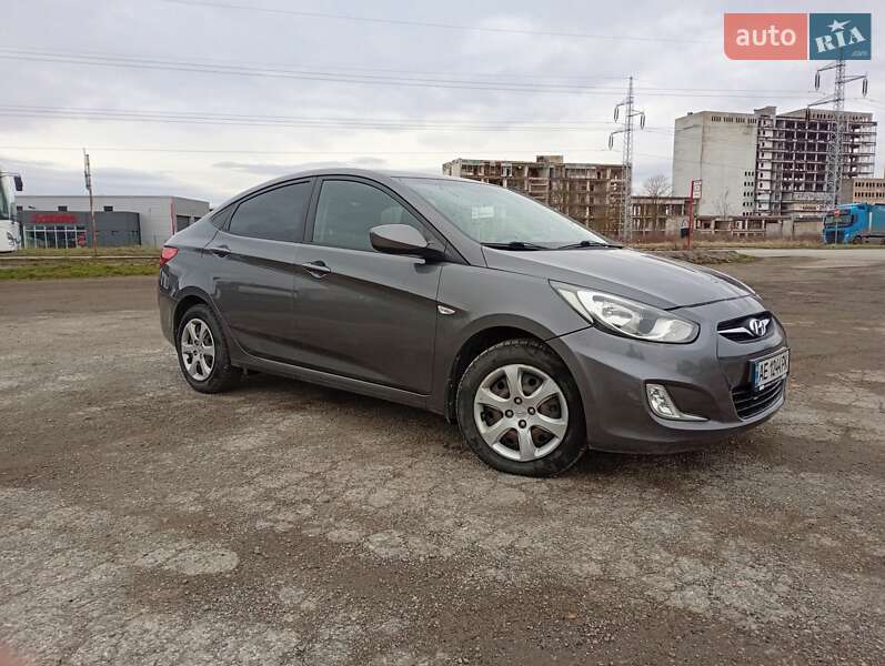 Седан Hyundai Accent 2012 в Ужгороді