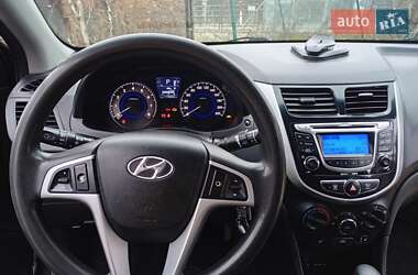 Седан Hyundai Accent 2012 в Ужгороді
