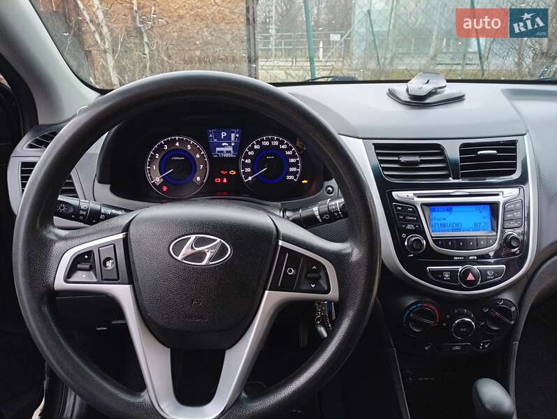 Седан Hyundai Accent 2012 в Ужгороді