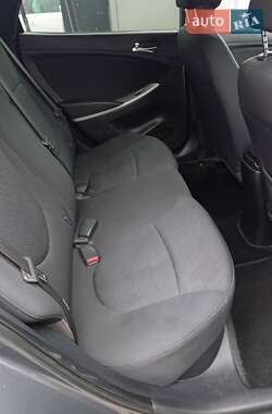 Седан Hyundai Accent 2012 в Ужгороді