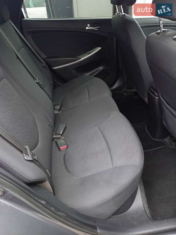 Седан Hyundai Accent 2012 в Ужгороді