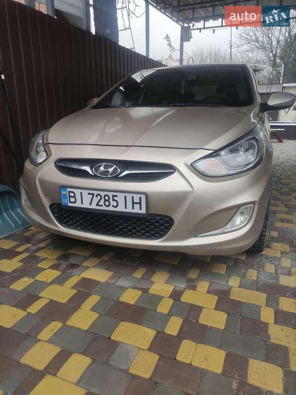 Hyundai Accent 2013
