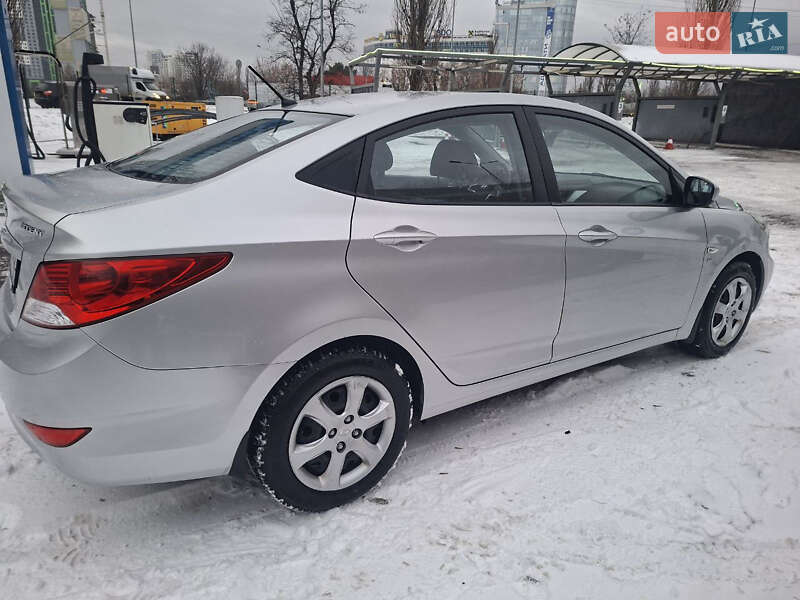 Седан Hyundai Accent 2012 в Києві фото 10 Седан Hyundai Accent 2012 в Києві
