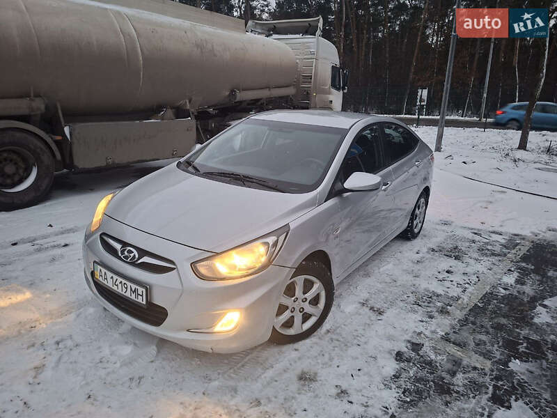 Седан Hyundai Accent 2012 в Києві фото 24 Седан Hyundai Accent 2012 в Києві