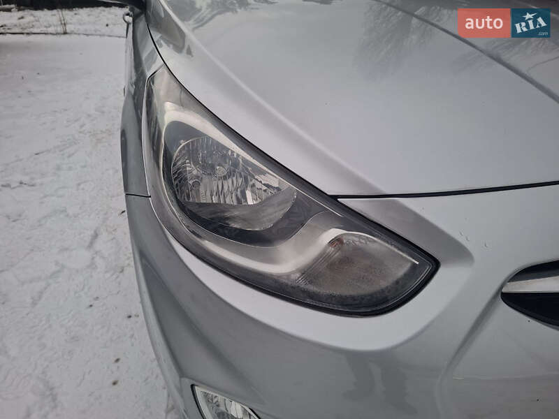 Седан Hyundai Accent 2012 в Києві фото 67 Седан Hyundai Accent 2012 в Києві