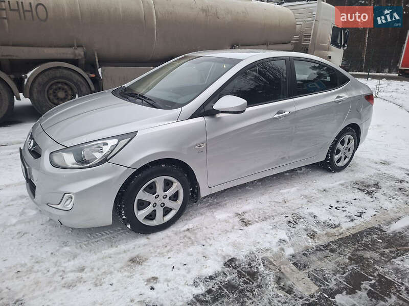 Седан Hyundai Accent 2012 в Києві фото 71 Седан Hyundai Accent 2012 в Києві