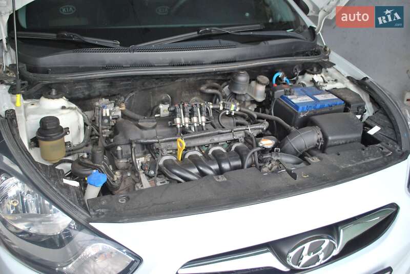 Седан Hyundai Accent 2012 в Дніпрі
