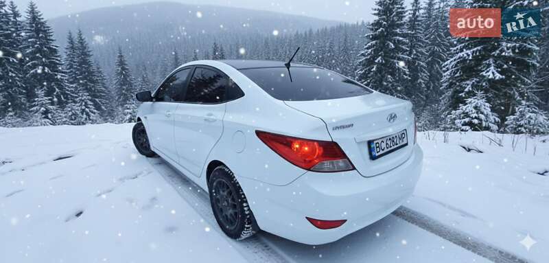 Седан Hyundai Accent 2012 в Трускавці