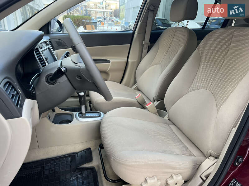 Седан Hyundai Accent 2008 в Киеве