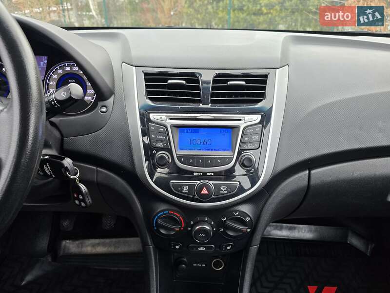 Седан Hyundai Accent 2013 в Хмельницком