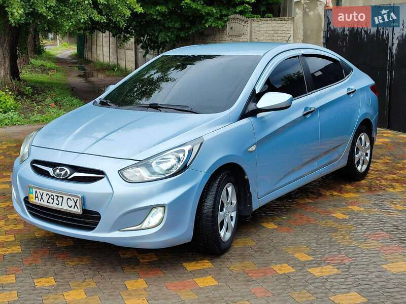 Hyundai Accent 2012
