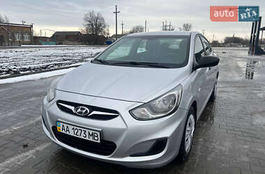 Седан Hyundai Accent 2012 в Врадиевке