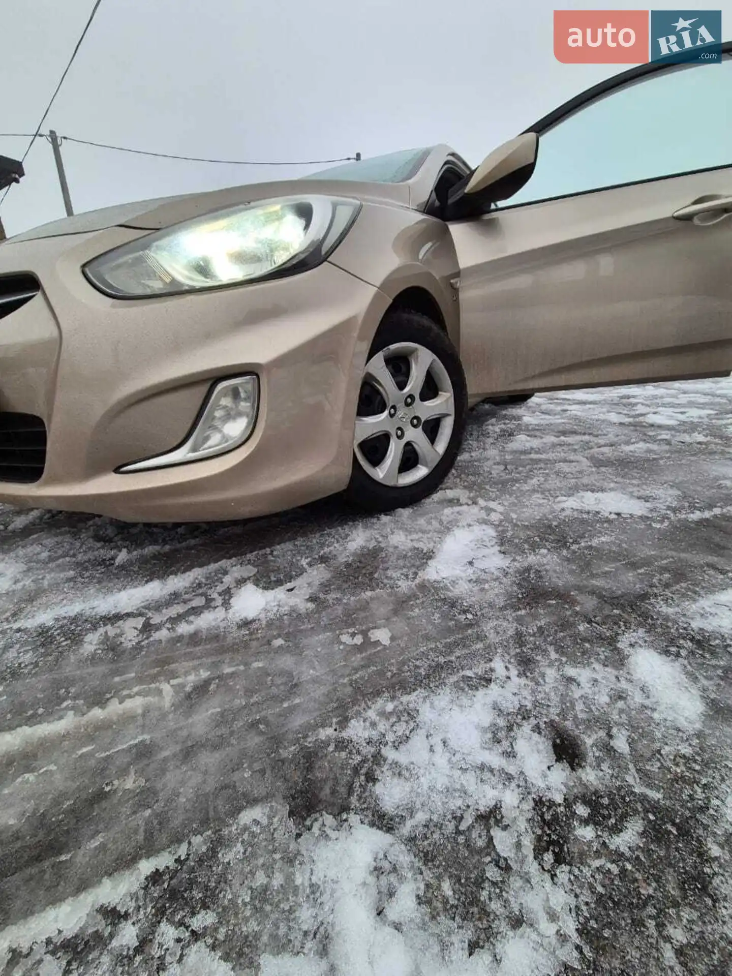 2011 Hyundai Accent - мініатюра 9