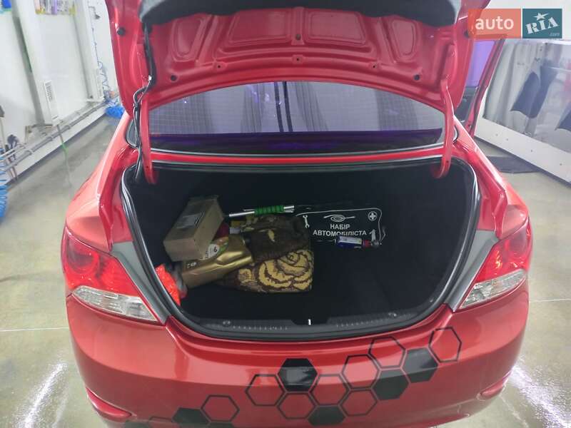 Седан Hyundai Accent 2012 в Каменец-Подольском