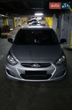 Седан Hyundai Accent 2011 в Киеве