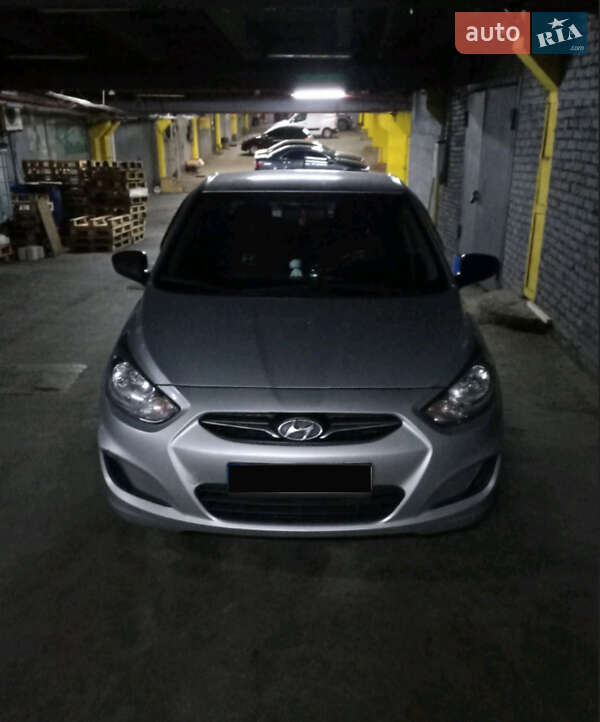 Седан Hyundai Accent 2011 в Киеве