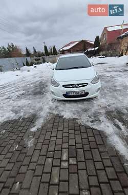 Седан Hyundai Accent 2012 в Нетешине