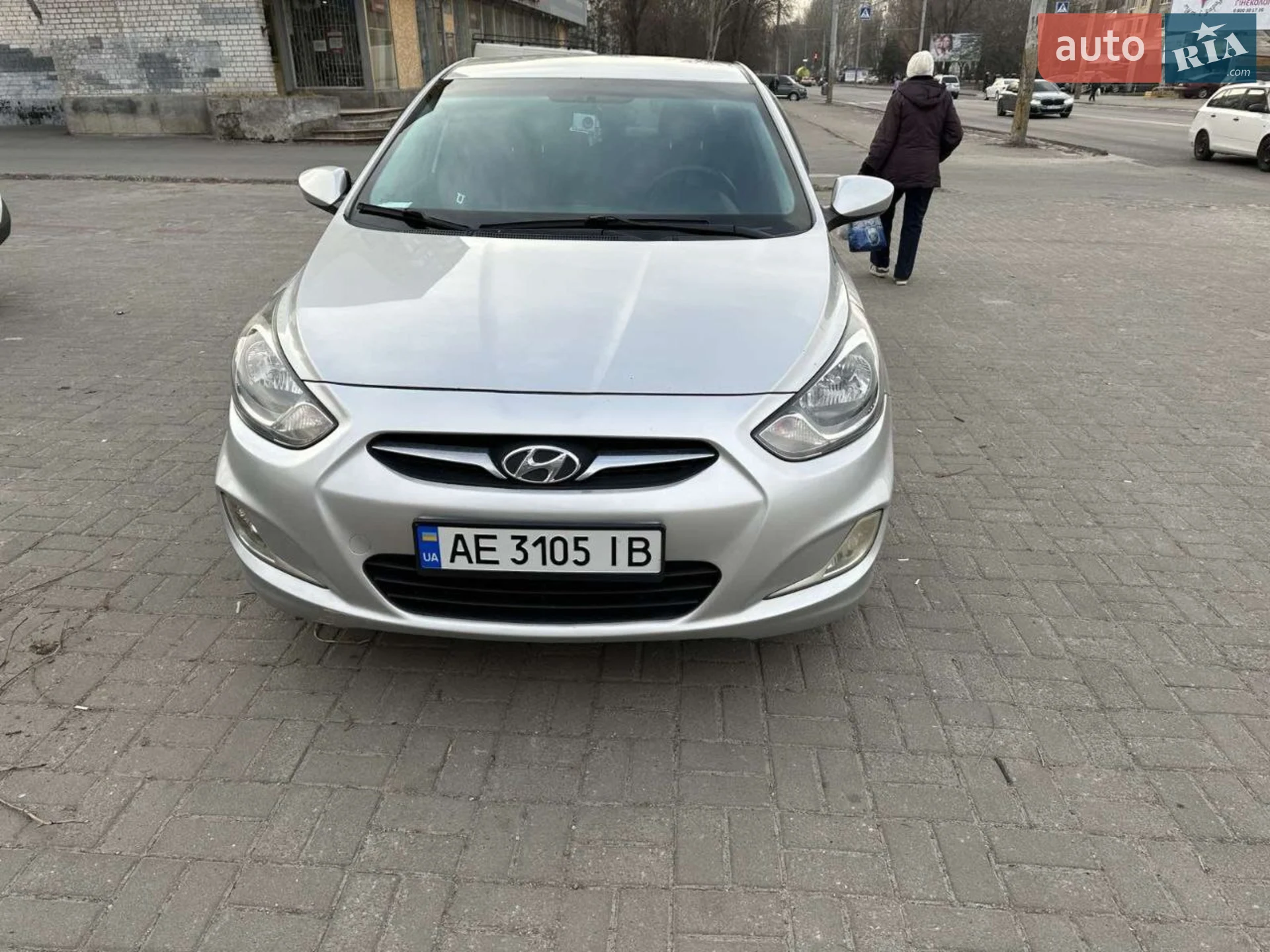 2011 Hyundai Accent - мініатюра 3