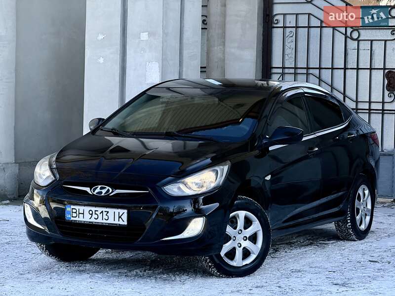 Hyundai Accent 2012 Hyundai Accent 2012