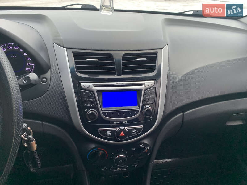 Седан Hyundai Accent 2011 в Ровно