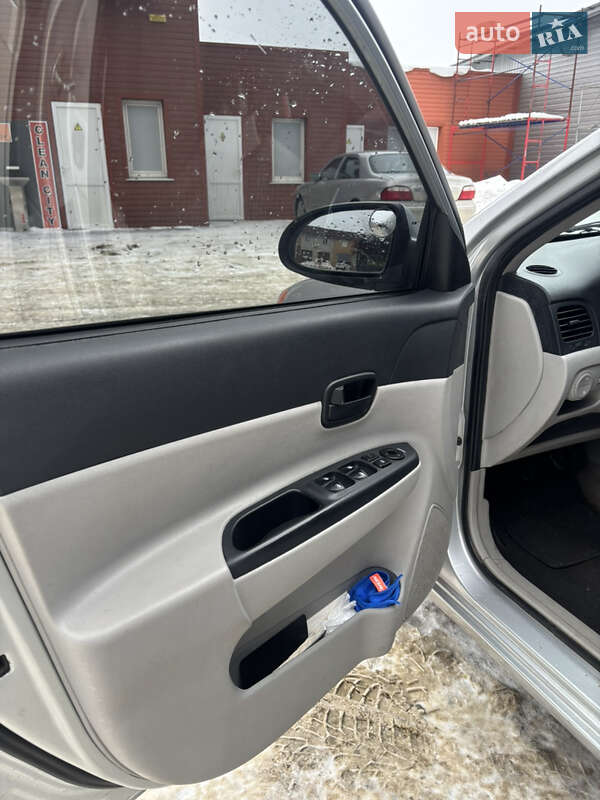 Седан Hyundai Accent 2008 в Сумах