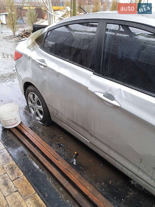 Седан Hyundai Accent 2011 в Славянске фото 5 Седан Hyundai Accent 2011 в Славянске