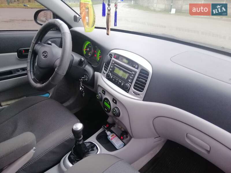 Седан Hyundai Accent 2008 в Киеве
