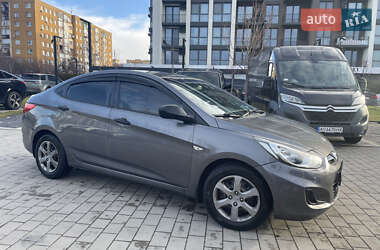 Седан Hyundai Accent 2013 в Ужгороде