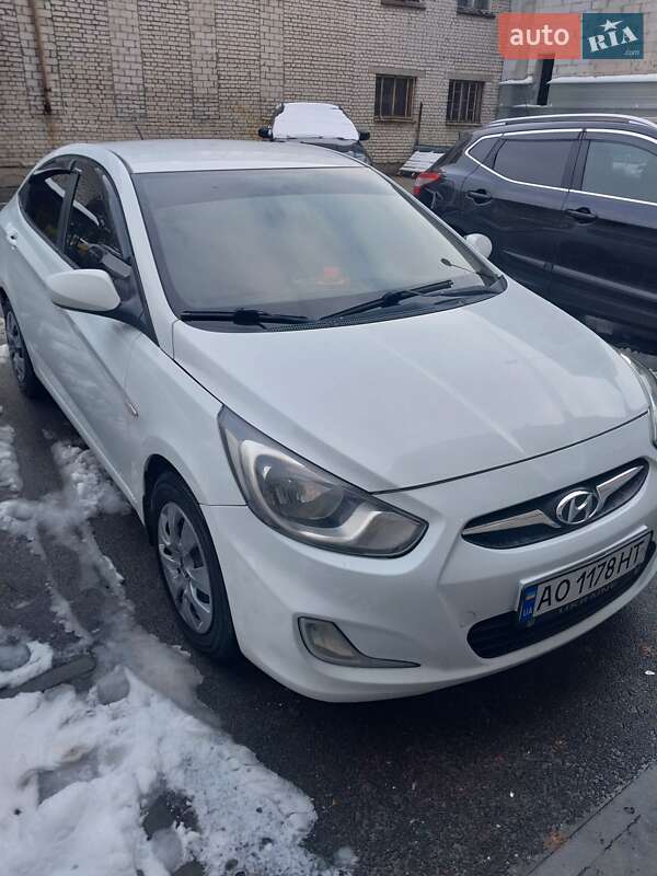 Hyundai Accent 2011 Hyundai Accent 2011