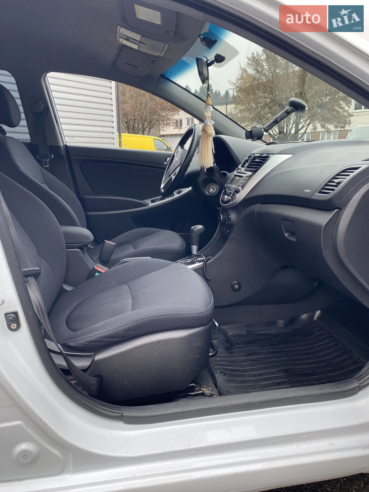 2011 Hyundai Accent - мініатюра 3