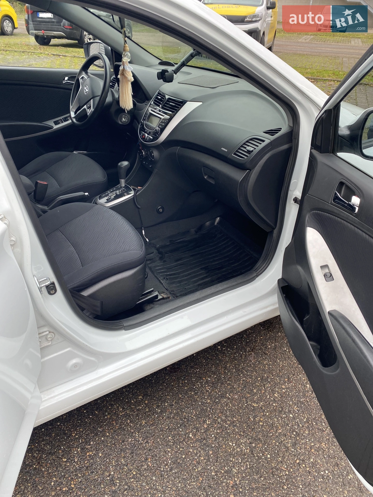 2011 Hyundai Accent - мініатюра 2
