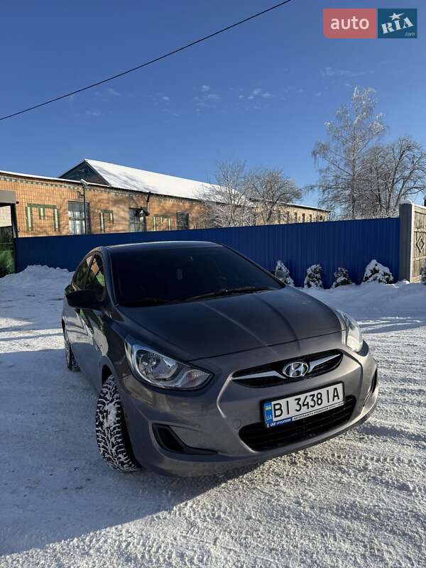 Hyundai Accent 2013 Hyundai Accent 2013