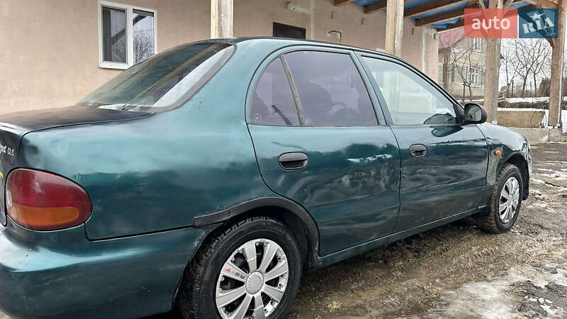 Седан Hyundai Accent 1997 в Львове
