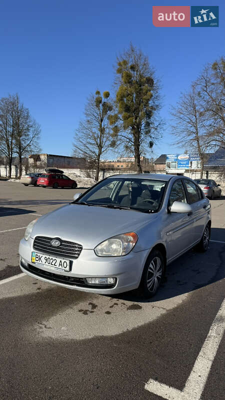 Седан Hyundai Accent 2008 в Ровно