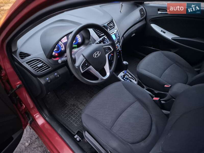 Седан Hyundai Accent 2012 в Днепре