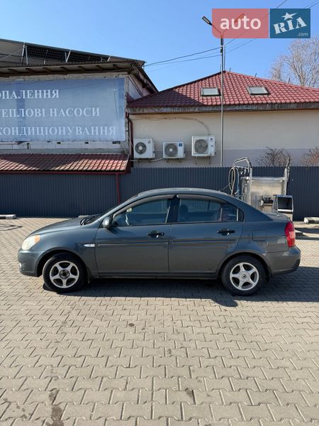 Седан Hyundai Accent 2008 в Ужгороде