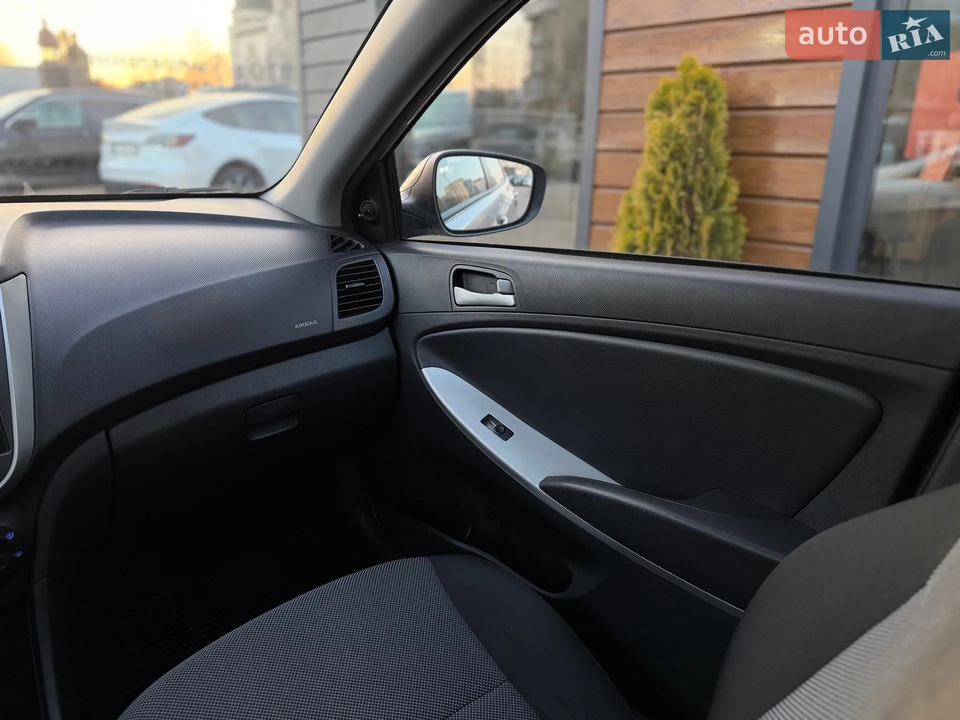 2011 Hyundai Accent - мініатюра 32