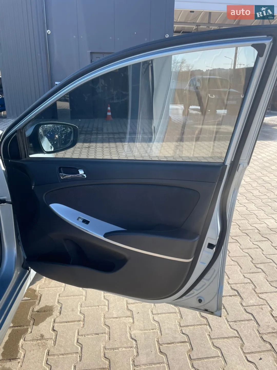 2012 Hyundai Accent - мініатюра 16
