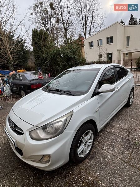 Hyundai Accent 2014