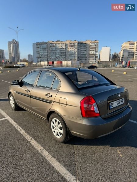 Седан Hyundai Accent 2010 в Киеве