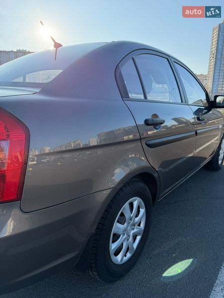 Седан Hyundai Accent 2010 в Киеве