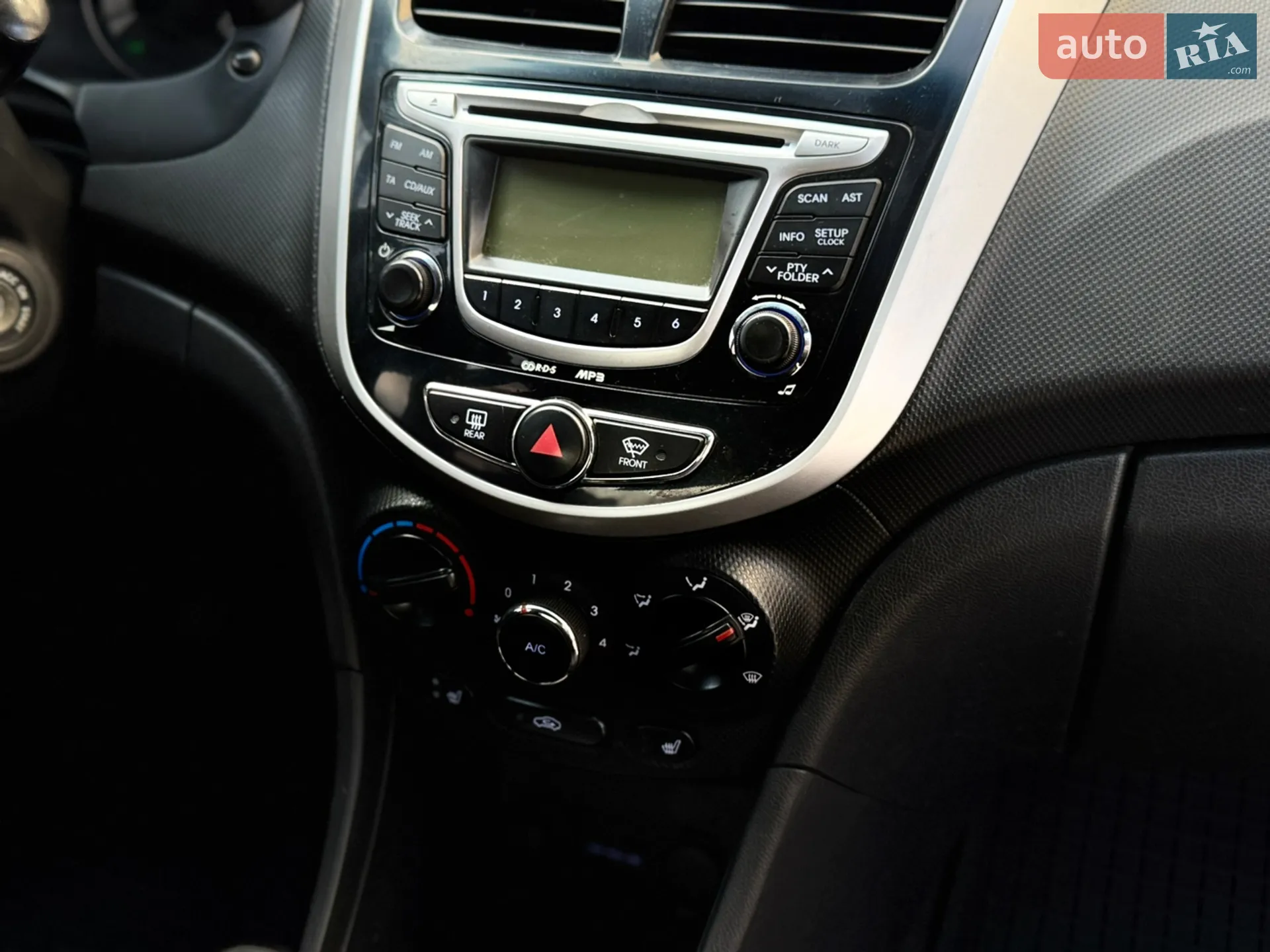 2011 Hyundai Accent - мініатюра 10
