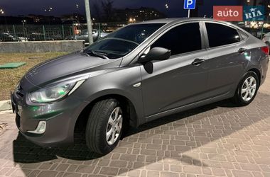 Седан Hyundai Accent 2013 в Киеве