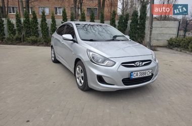 Седан Hyundai Accent 2011 в Смеле