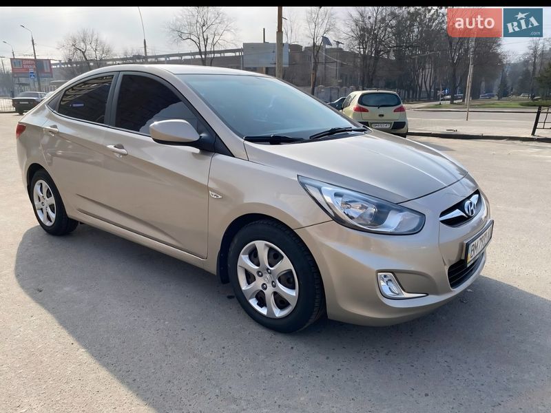 Седан Hyundai Accent 2012 в Сумах