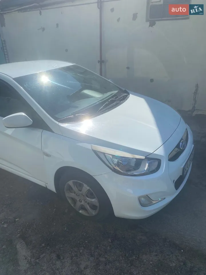 2012 Hyundai Accent - мініатюра 12