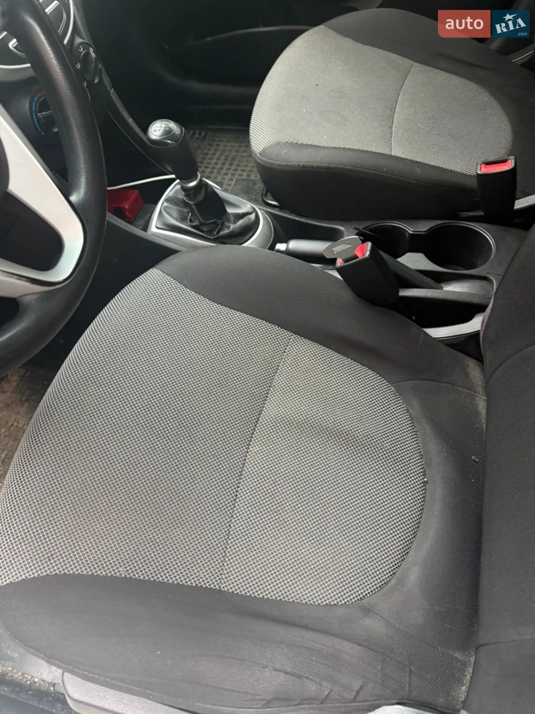 2012 Hyundai Accent - мініатюра 9