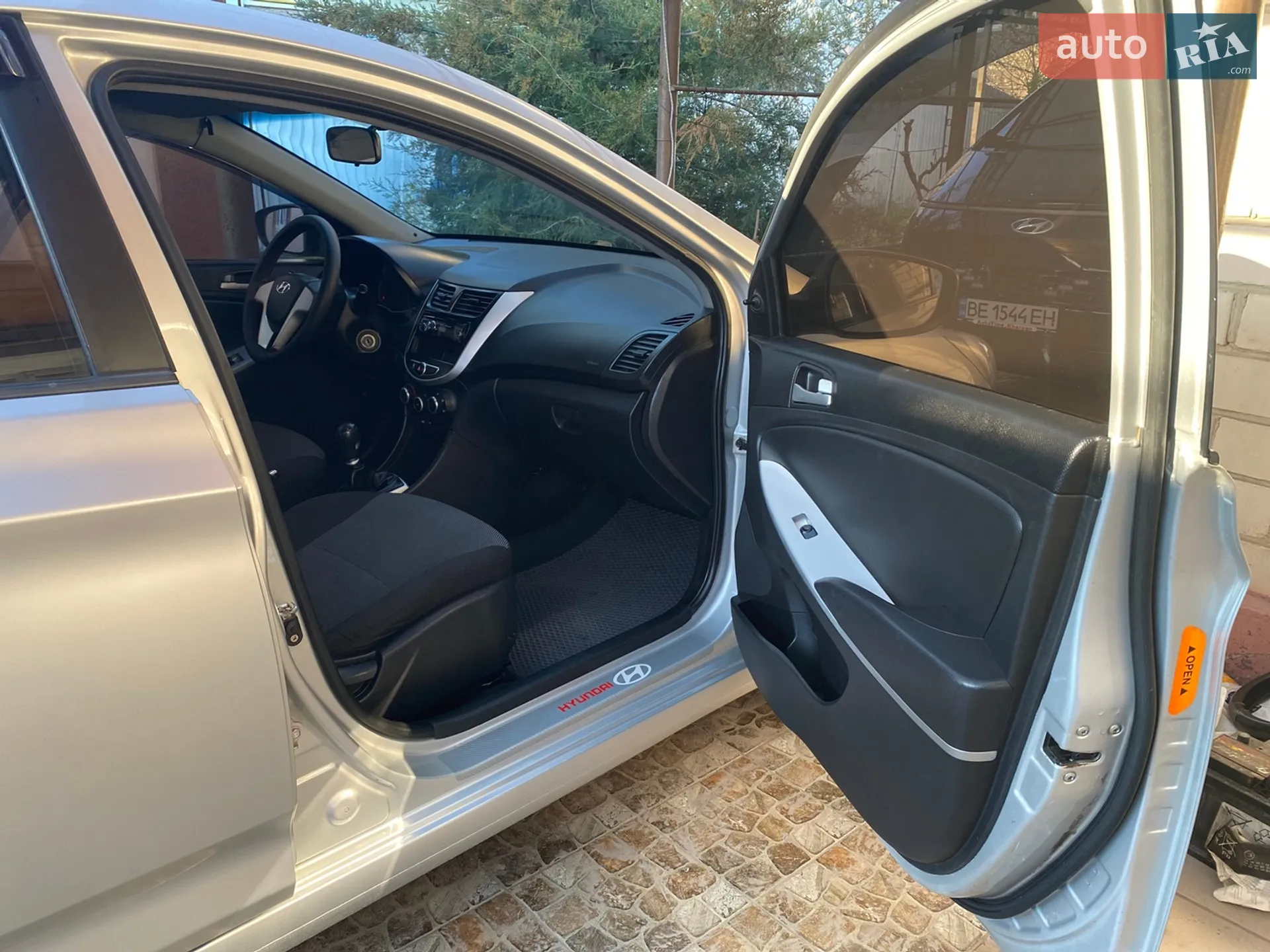 2012 Hyundai Accent - мініатюра 17