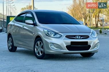 Седан Hyundai Accent 2012 в Днепре