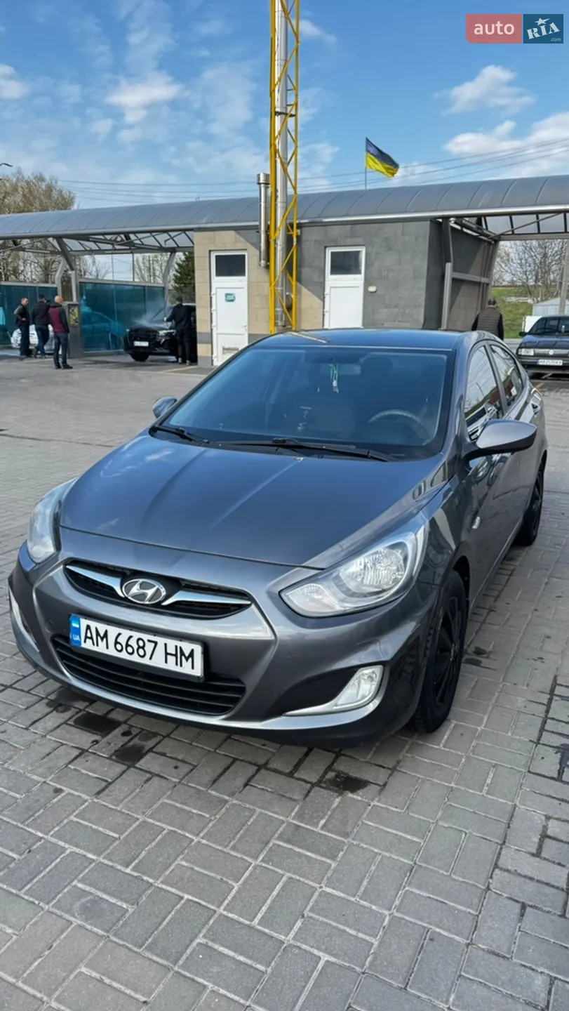 2013 Hyundai Accent - мініатюра 3